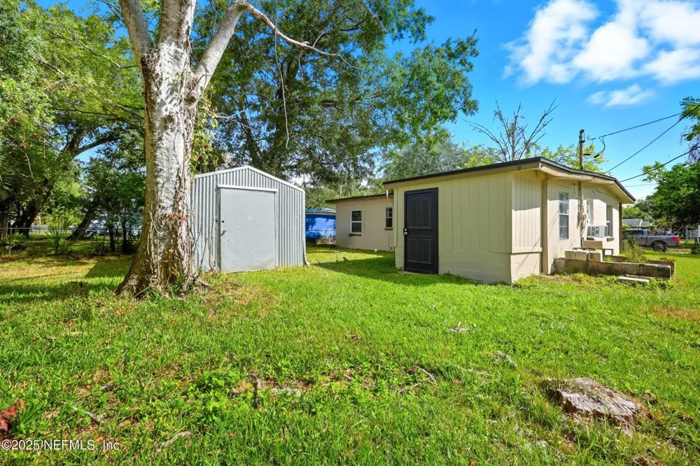 5306 PARIS AVENUE Jacksonville, FL 32209