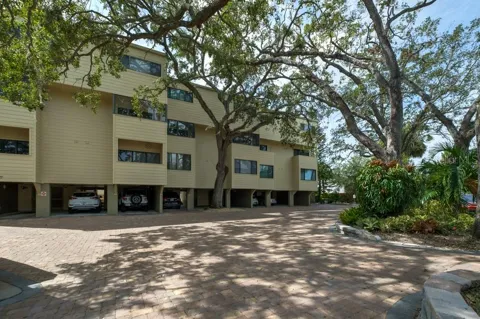 1740 ALDERMAN STREET #8