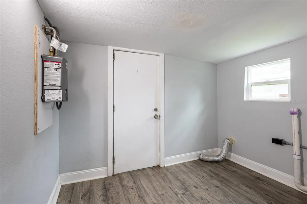 8006 14TH STREET Tampa, FL 33604