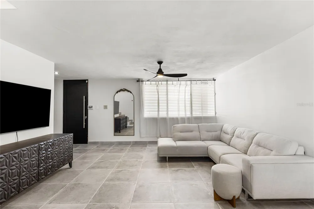 17 SAN JOSE #906 Guaynabo, PR 00969