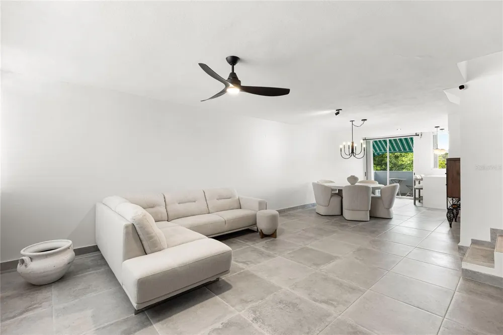 17 SAN JOSE #906 Guaynabo, PR 00969