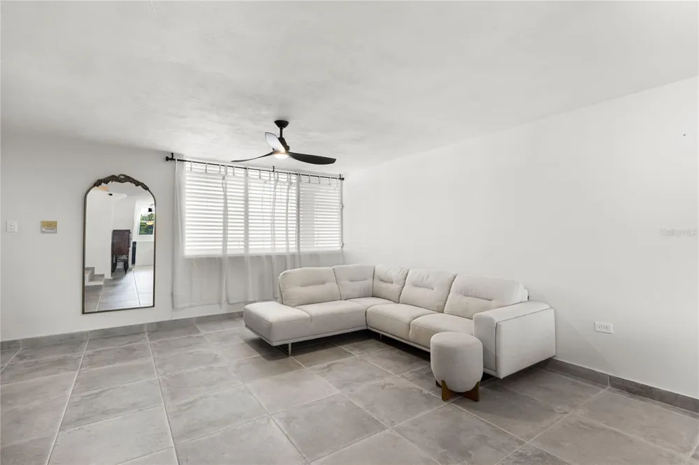 17 SAN JOSE #906 Guaynabo, PR 00969