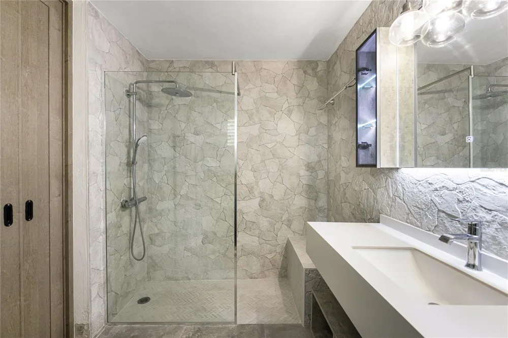 17 SAN JOSE #906 Guaynabo, PR 00969