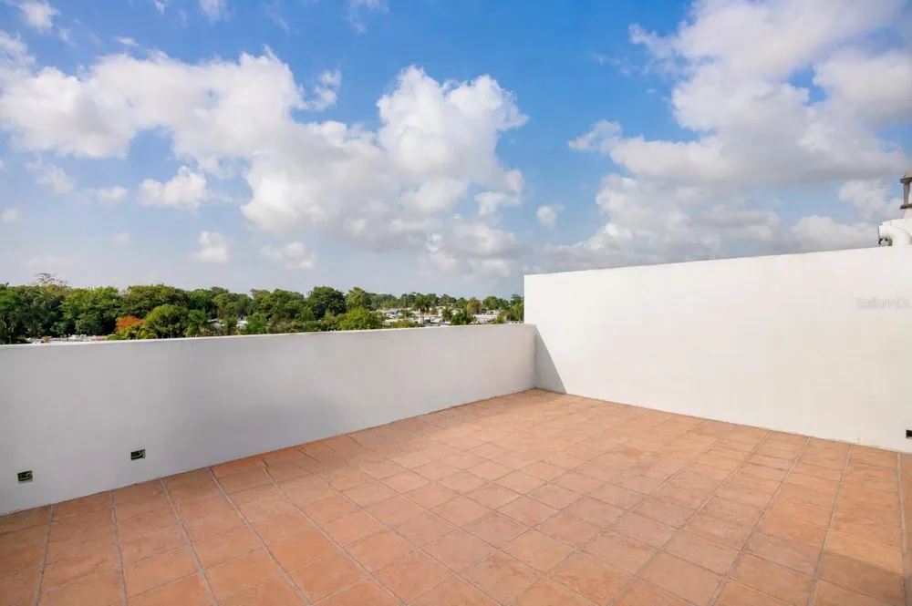 17 SAN JOSE #906 Guaynabo, PR 00969