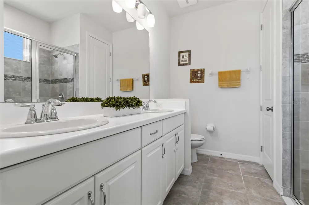 5517 SUMMIT GLEN Bradenton, FL 34203