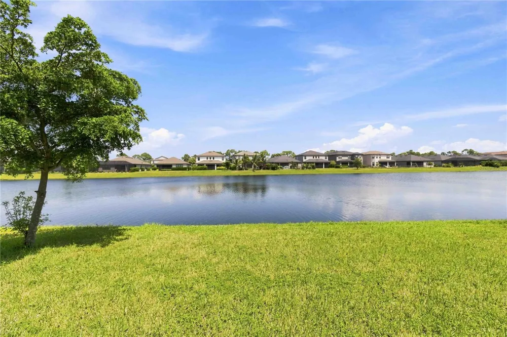 5517 SUMMIT GLEN Bradenton, FL 34203