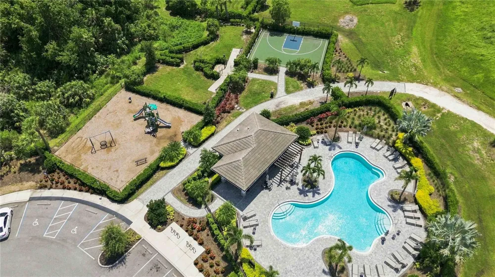 5517 SUMMIT GLEN Bradenton, FL 34203