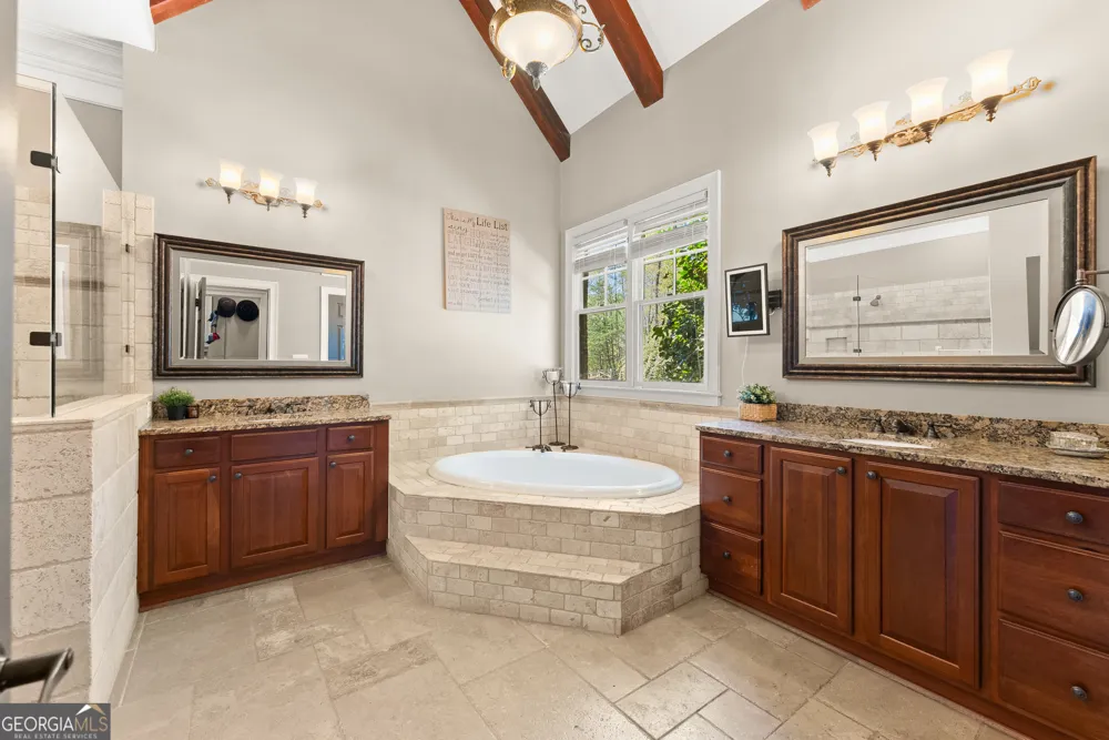492 Jonney Thomas RD Cleveland, GA 30528