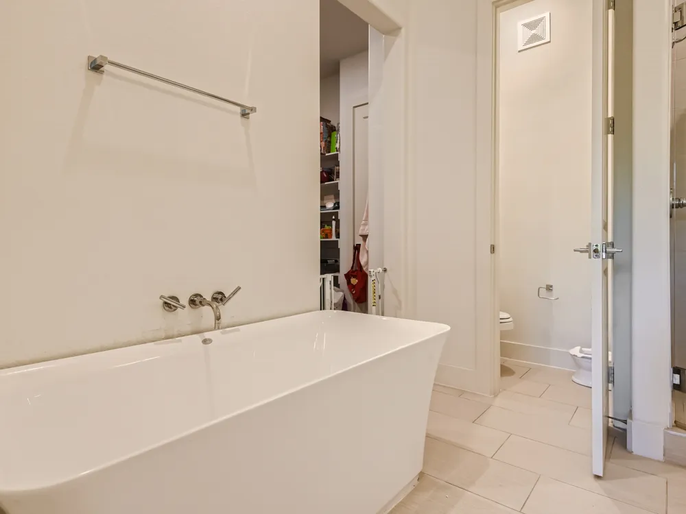 15875 Spectrum Drive #2101 Addison, TX 75001