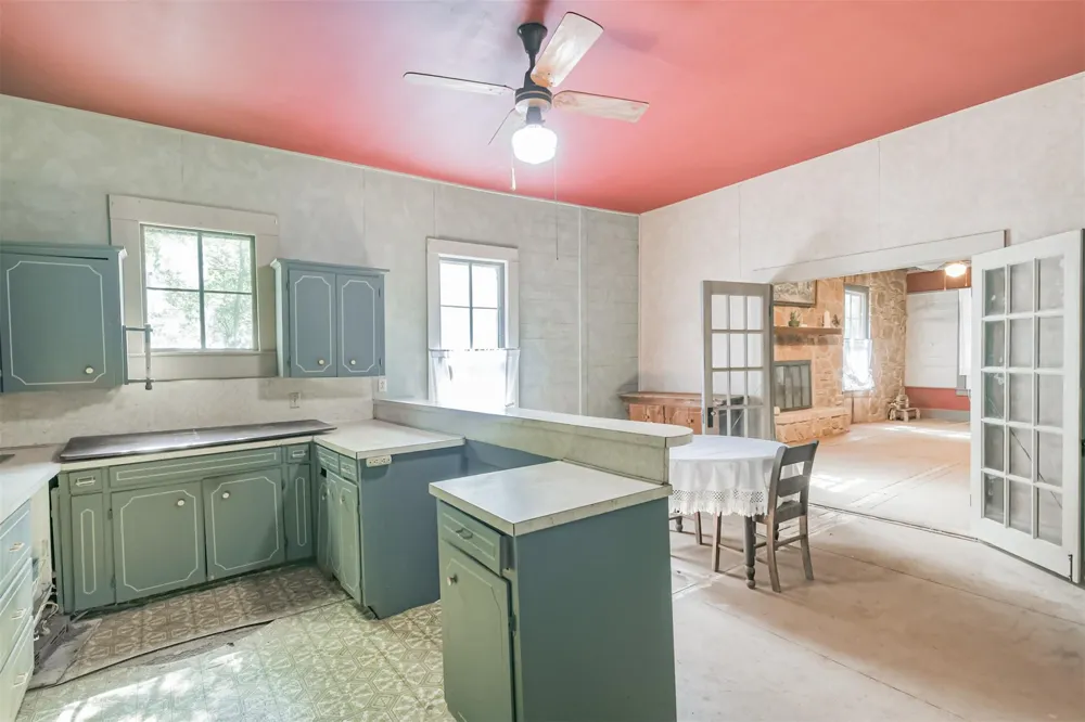 6606 Longpoint Road Burton, TX 77835