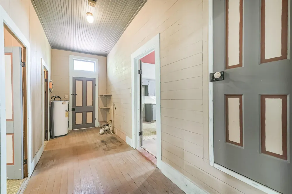 6606 Longpoint Road Burton, TX 77835