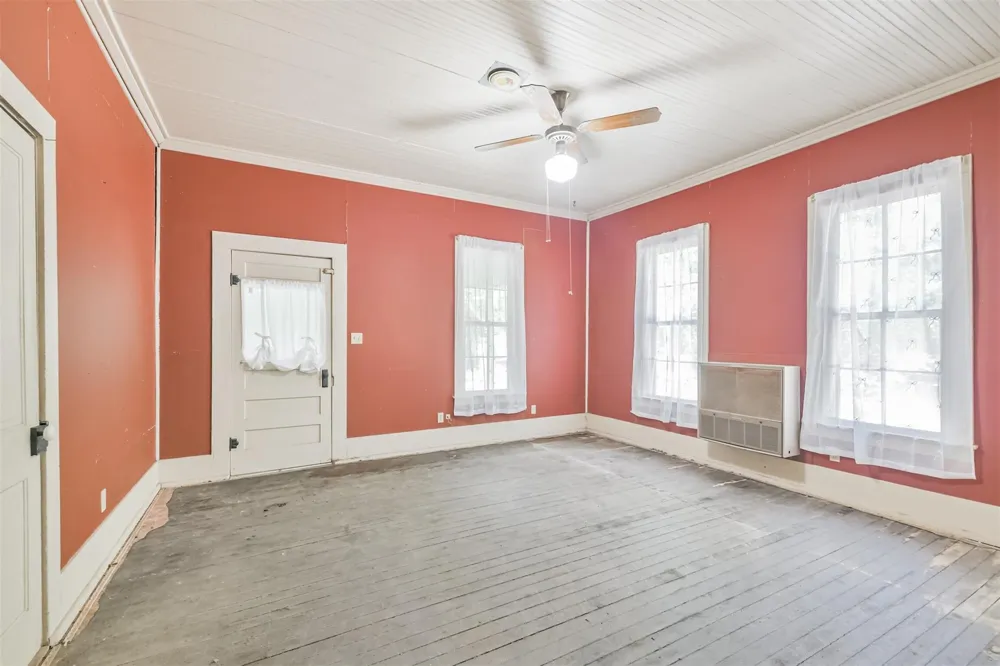 6606 Longpoint Road Burton, TX 77835