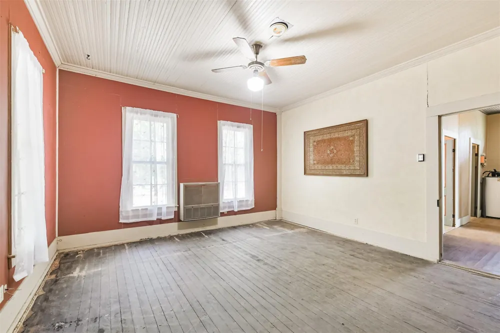 6606 Longpoint Road Burton, TX 77835