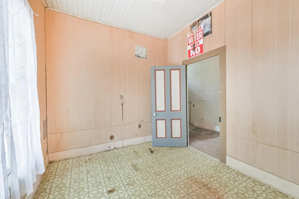 6606 Longpoint Road Burton, TX 77835