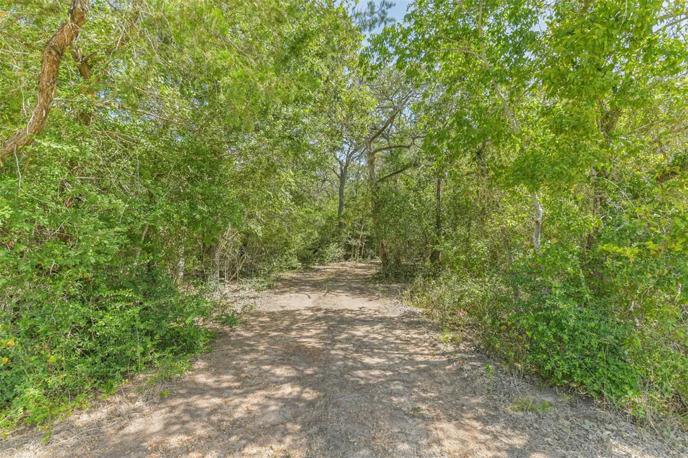 6606 Longpoint Road Burton, TX 77835