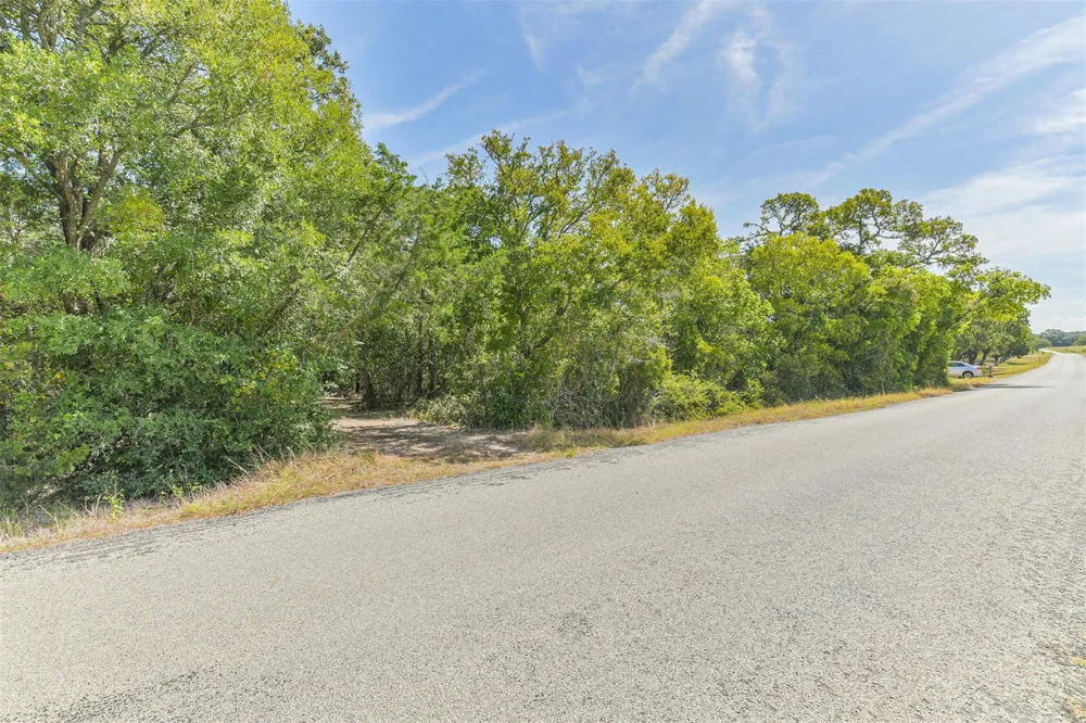 6606 Longpoint Road Burton, TX 77835