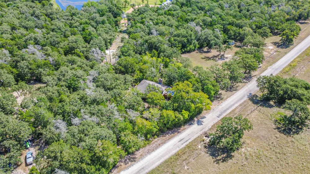 6606 Longpoint Road Burton, TX 77835
