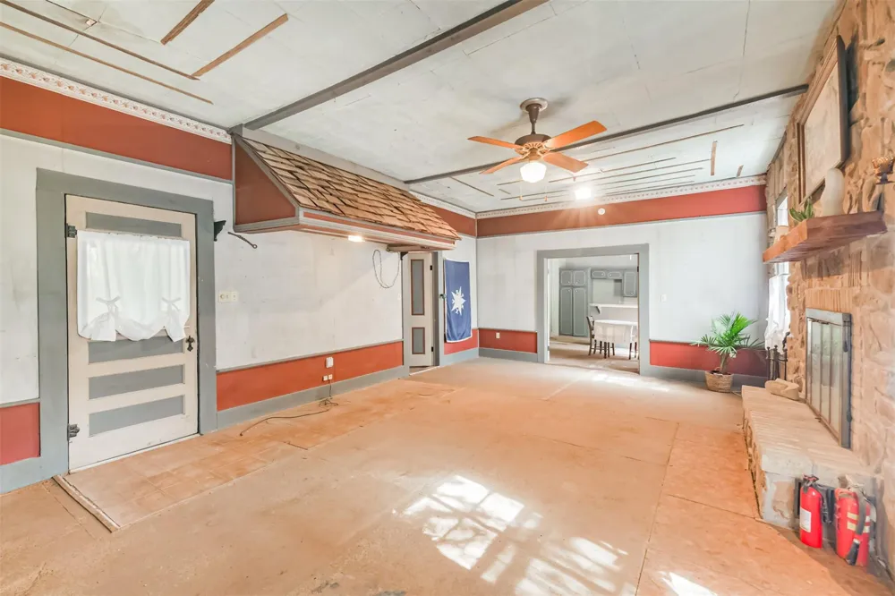 6606 Longpoint Road Burton, TX 77835