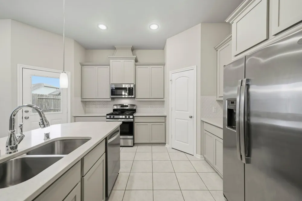 8734 Laurel Crest Drive Missouri City, TX 77459