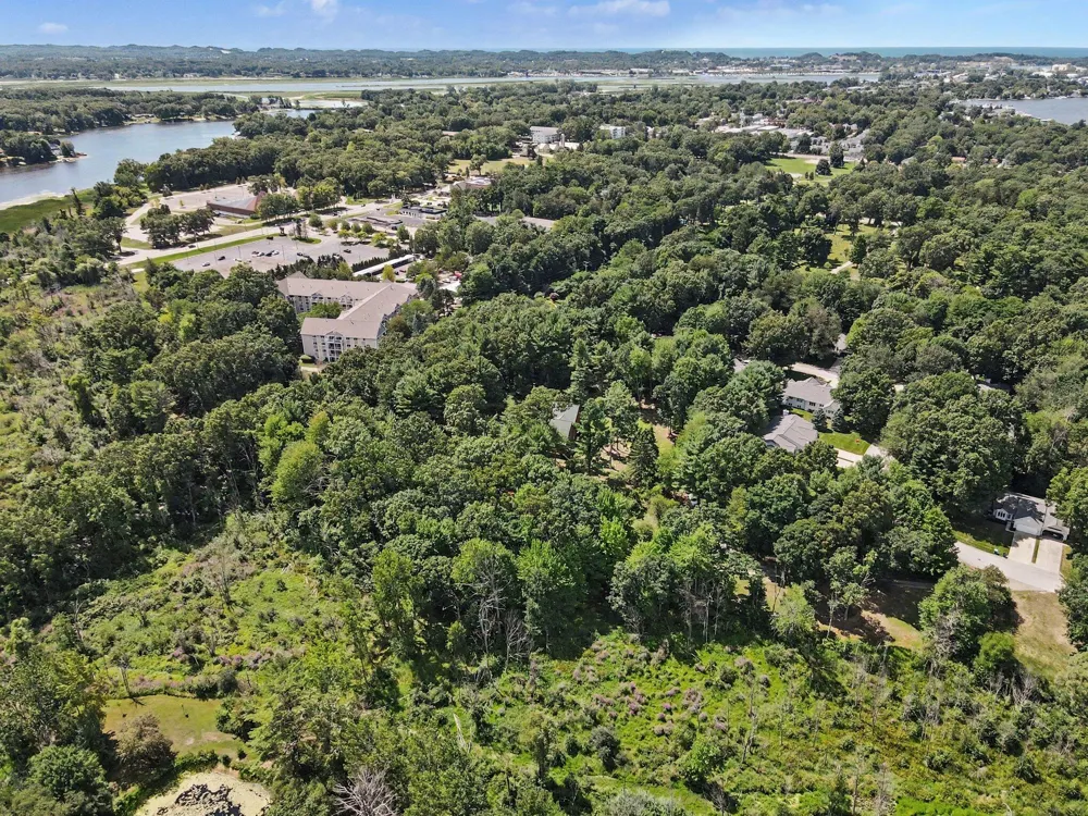 17182 Arthur Court Spring Lake, MI 49456