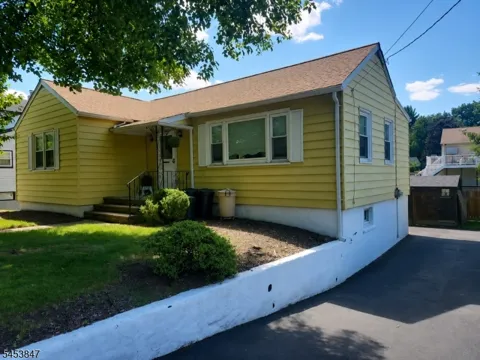 11 Bullens Ave