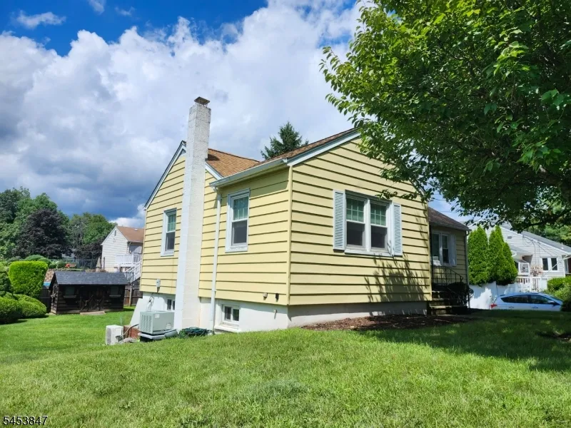 11 Bullens Ave Wayne, NJ 07470