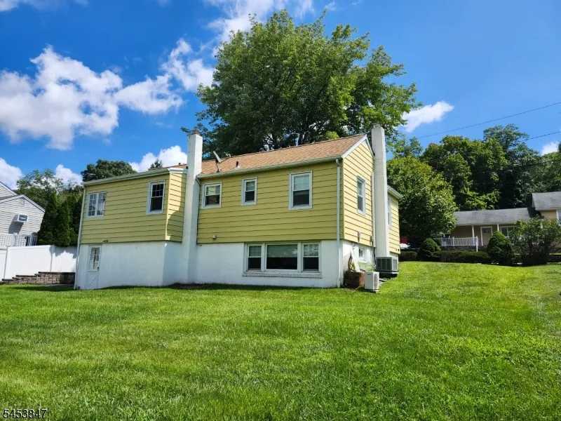 11 Bullens Ave Wayne, NJ 07470