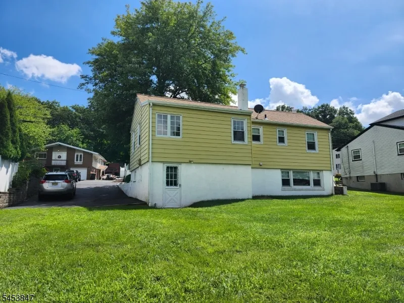 11 Bullens Ave Wayne, NJ 07470