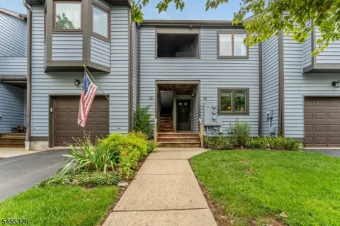 705 Clark Cir