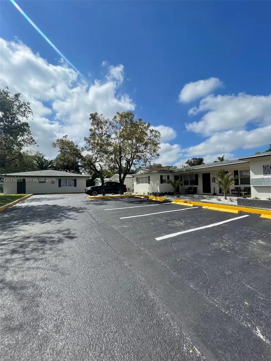 2216 Fillmore St #4 Hollywood, FL 33020