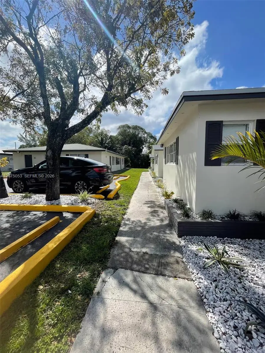 2216 Fillmore St #4 Hollywood, FL 33020