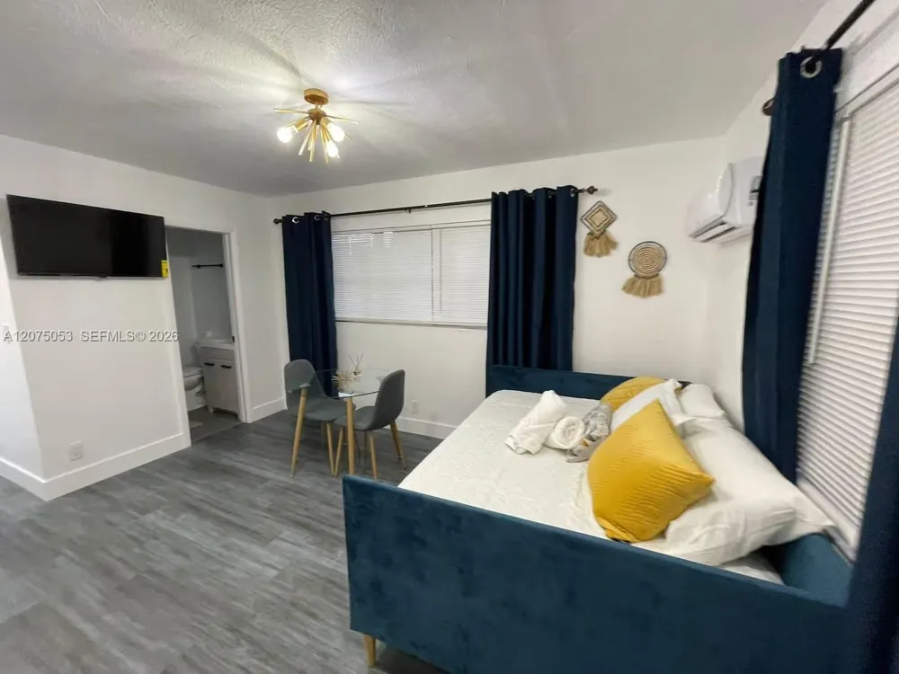 2216 Fillmore St #4 Hollywood, FL 33020