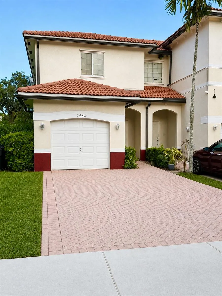 2986 NW 35TH AVENUE Lauderdale Lakes, FL 33311