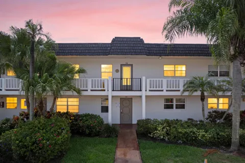 6 ABBEY LANE #206