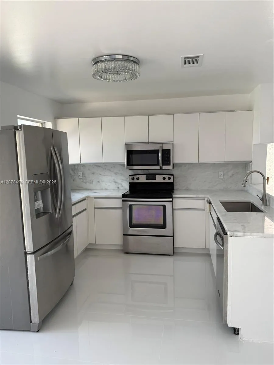 875 NW 99th Ave #0 Plantation, FL 33324