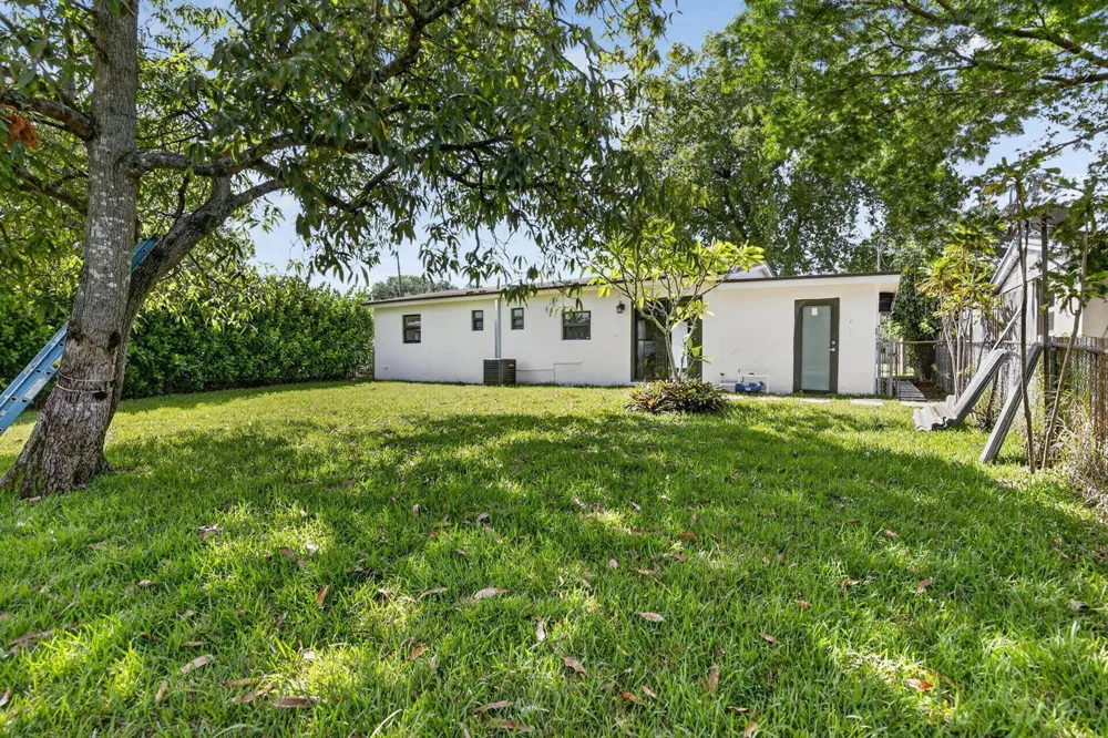 4329 SW 49TH COURT Dania Beach, FL 33314