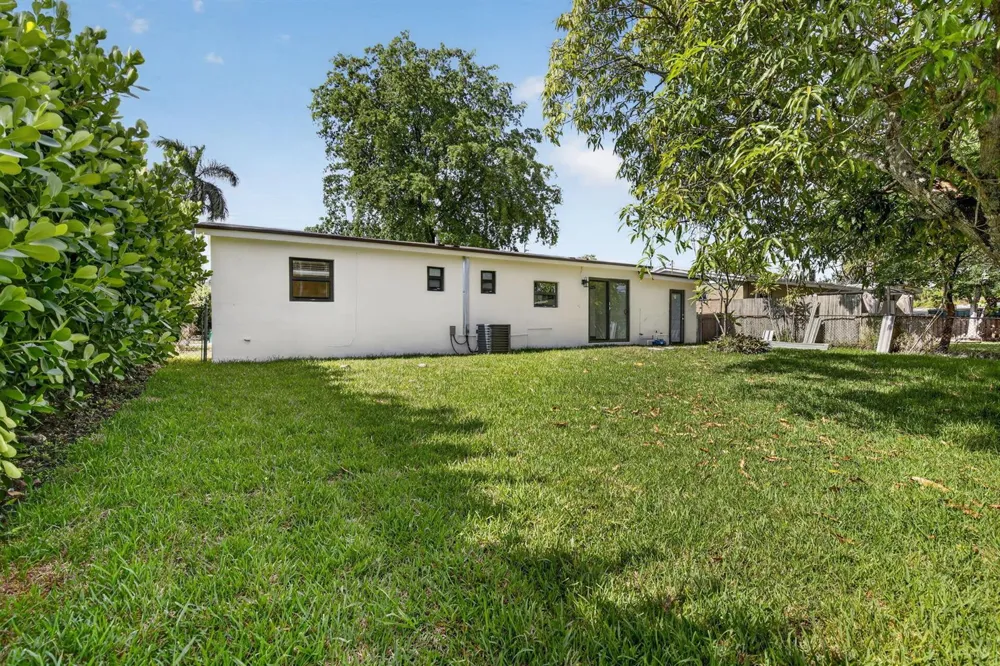 4329 SW 49TH COURT Dania Beach, FL 33314