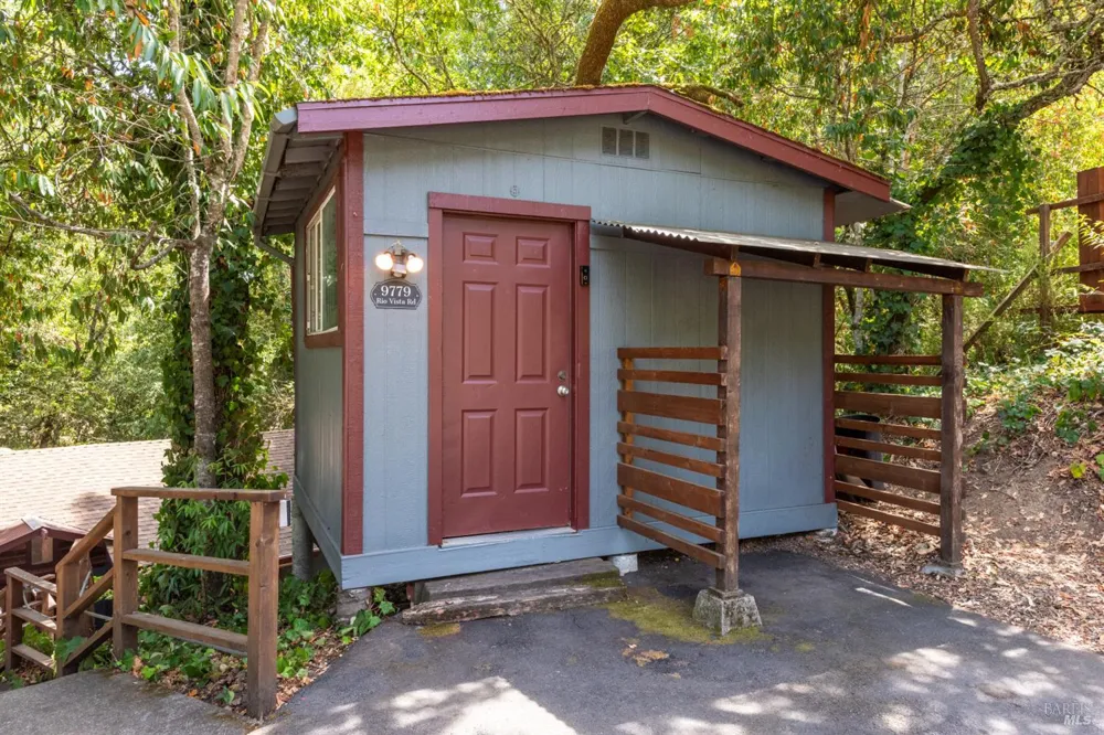 9779 Rio Vista Road Forestville, CA 95436