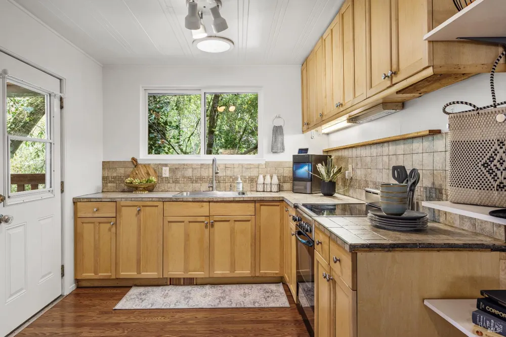 9779 Rio Vista Road Forestville, CA 95436