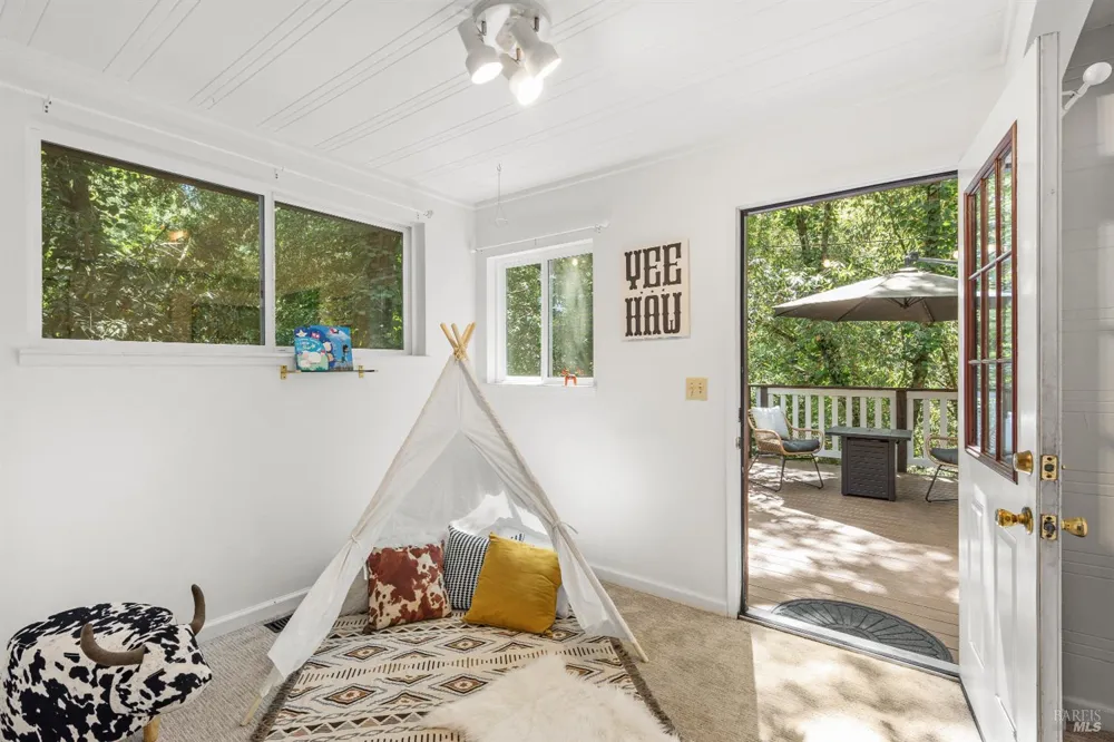 9779 Rio Vista Road Forestville, CA 95436