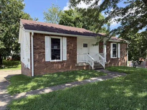 136 Cunningham Pl