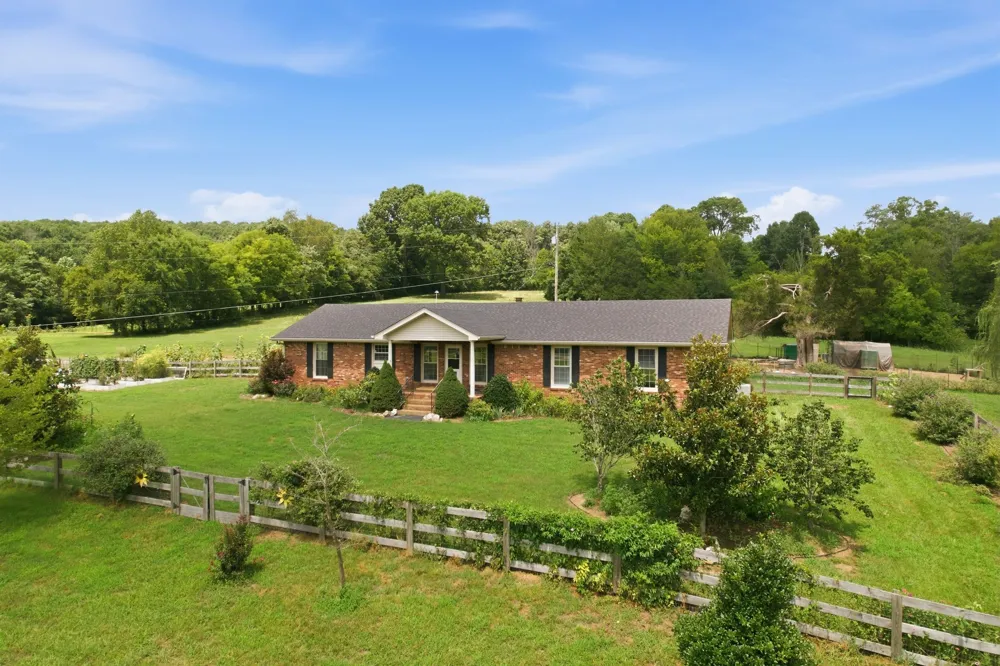 5353 Sparta Pike Watertown, TN 37184