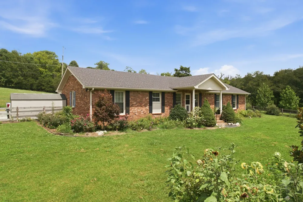 5353 Sparta Pike Watertown, TN 37184