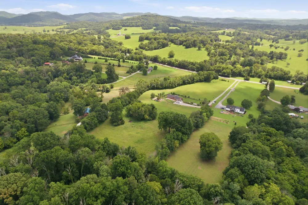 5353 Sparta Pike Watertown, TN 37184
