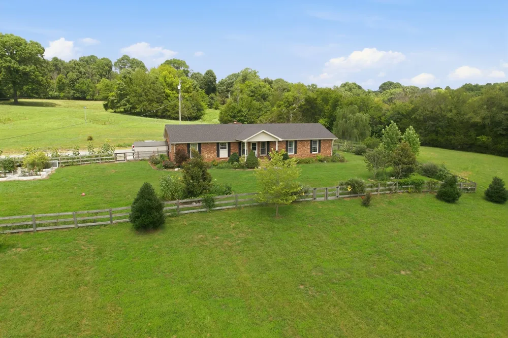 5353 Sparta Pike Watertown, TN 37184