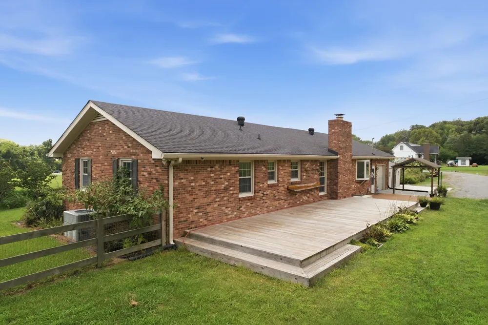 5353 Sparta Pike Watertown, TN 37184