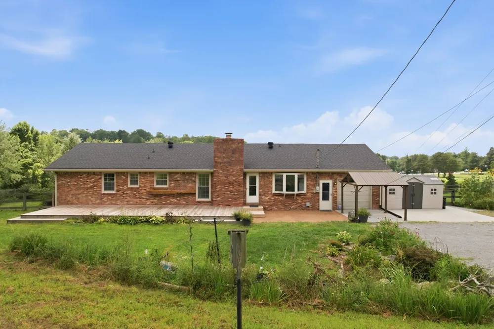 5353 Sparta Pike Watertown, TN 37184