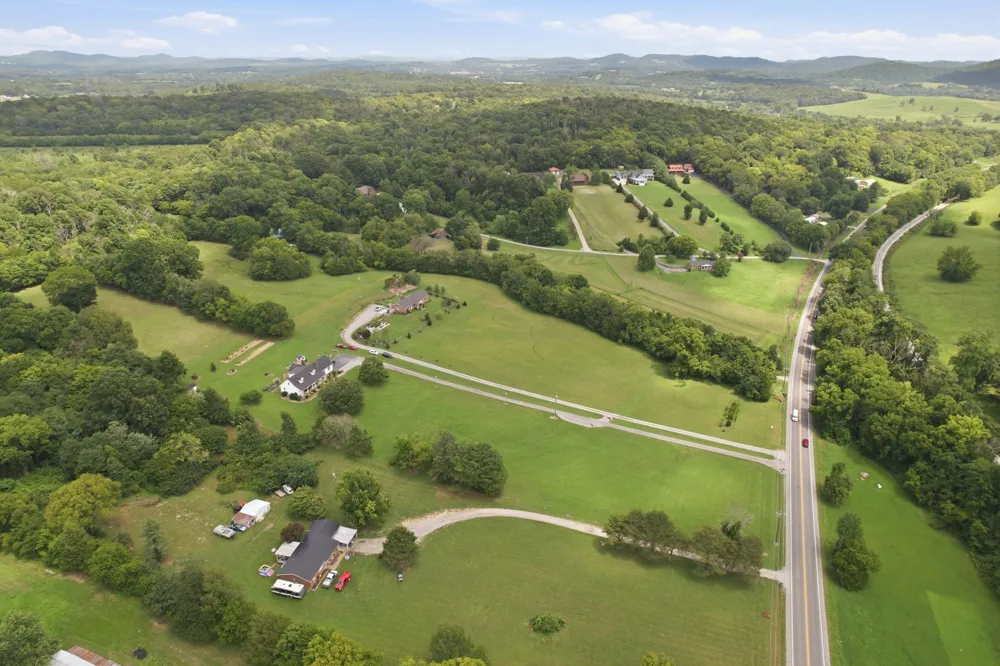 5353 Sparta Pike Watertown, TN 37184
