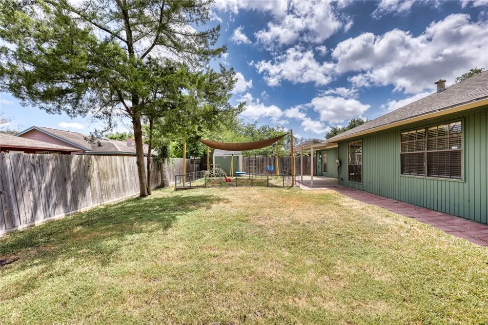 5222 Edinburg Circle Corpus Christi, TX 78413