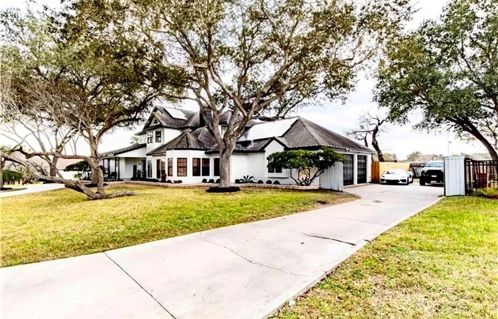 4517 River Park Drive Corpus Christi, TX 78410